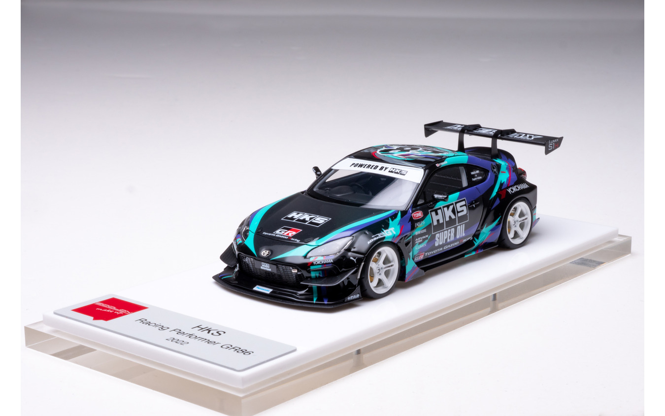 応募者の中から抽選で10名に当たる「谷口信輝選手サイン入りモデルカー」