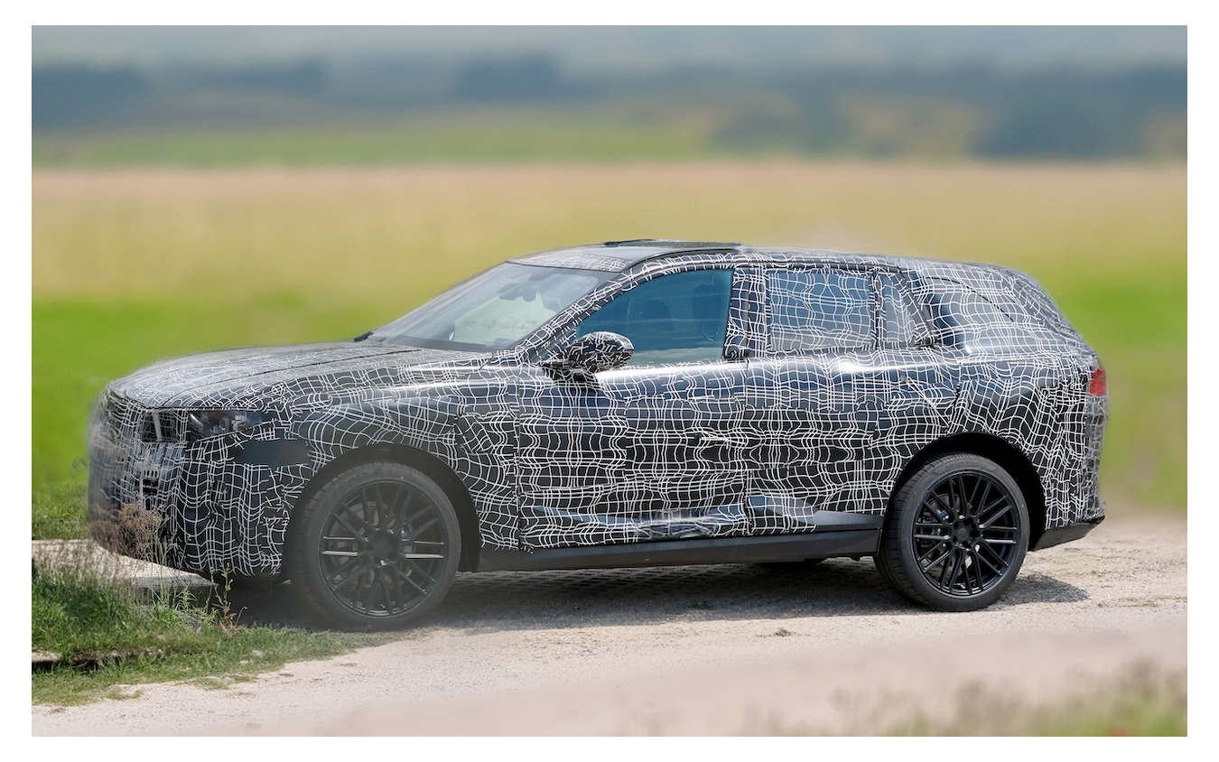 BMW iX5 次期型プロトタイプとみられる車両(スクープ写真)
