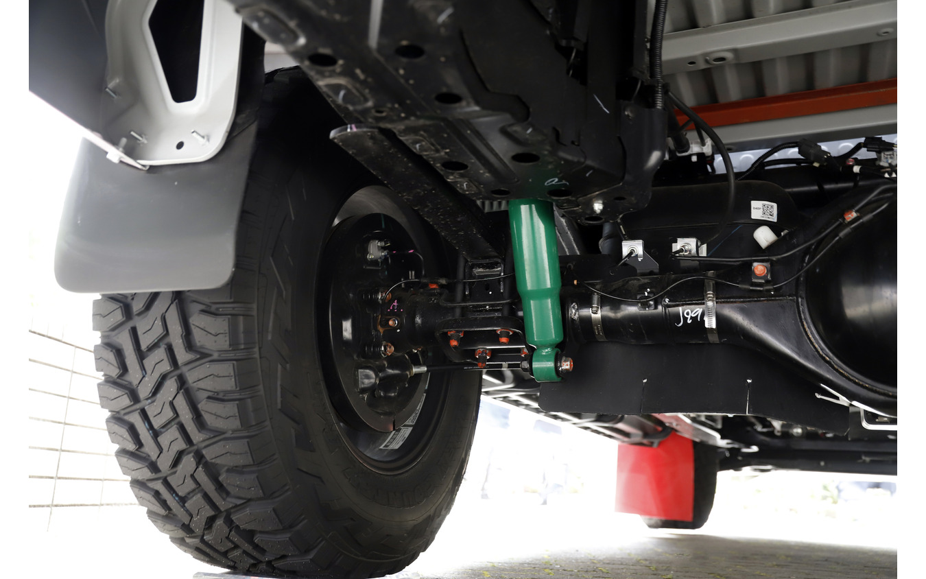 テイン「4×4 ダンパー スポーツ」