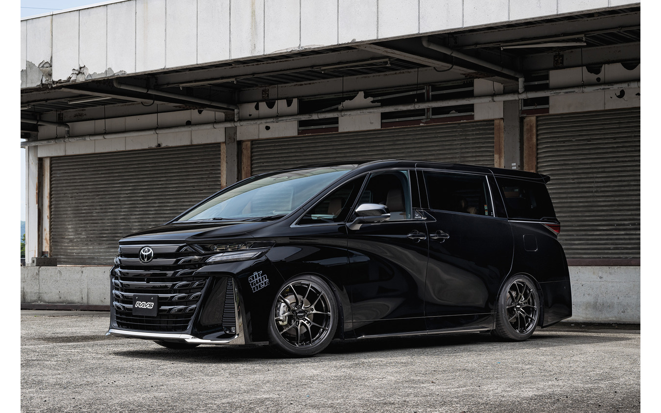 VOLK RACING『G025 LTD』 x トヨタ ヴェルファイア