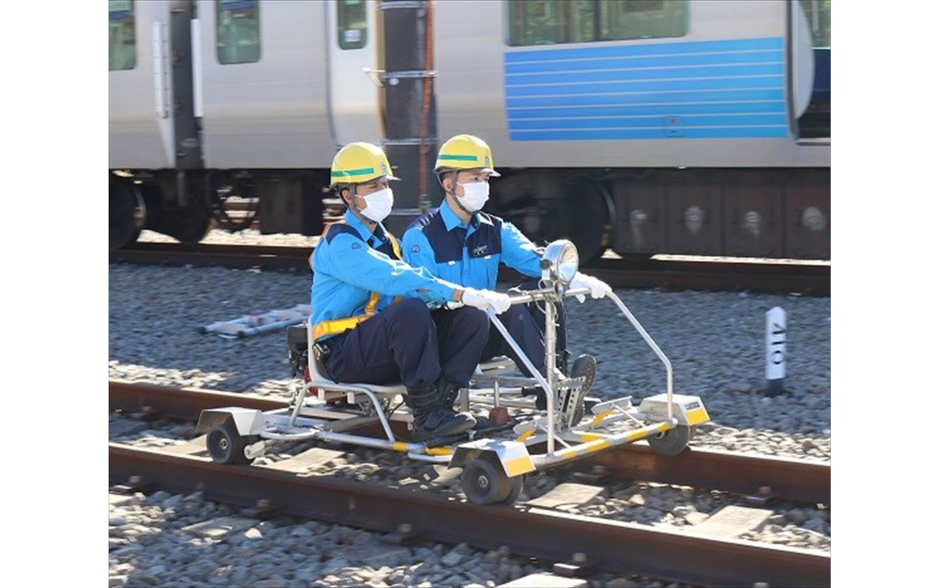 線路点検車両の「レールスター」