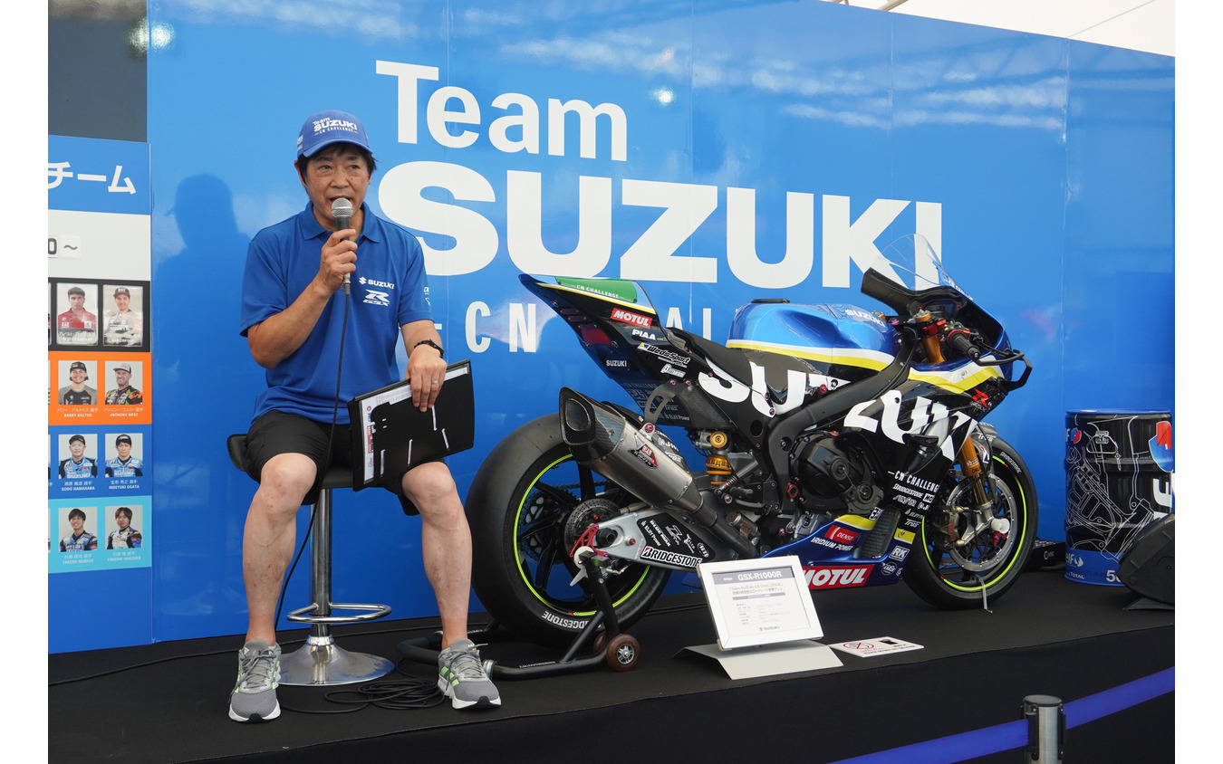 元8耐ライダーの北川圭一氏がスズキブースで今年の8耐の見どころを解説