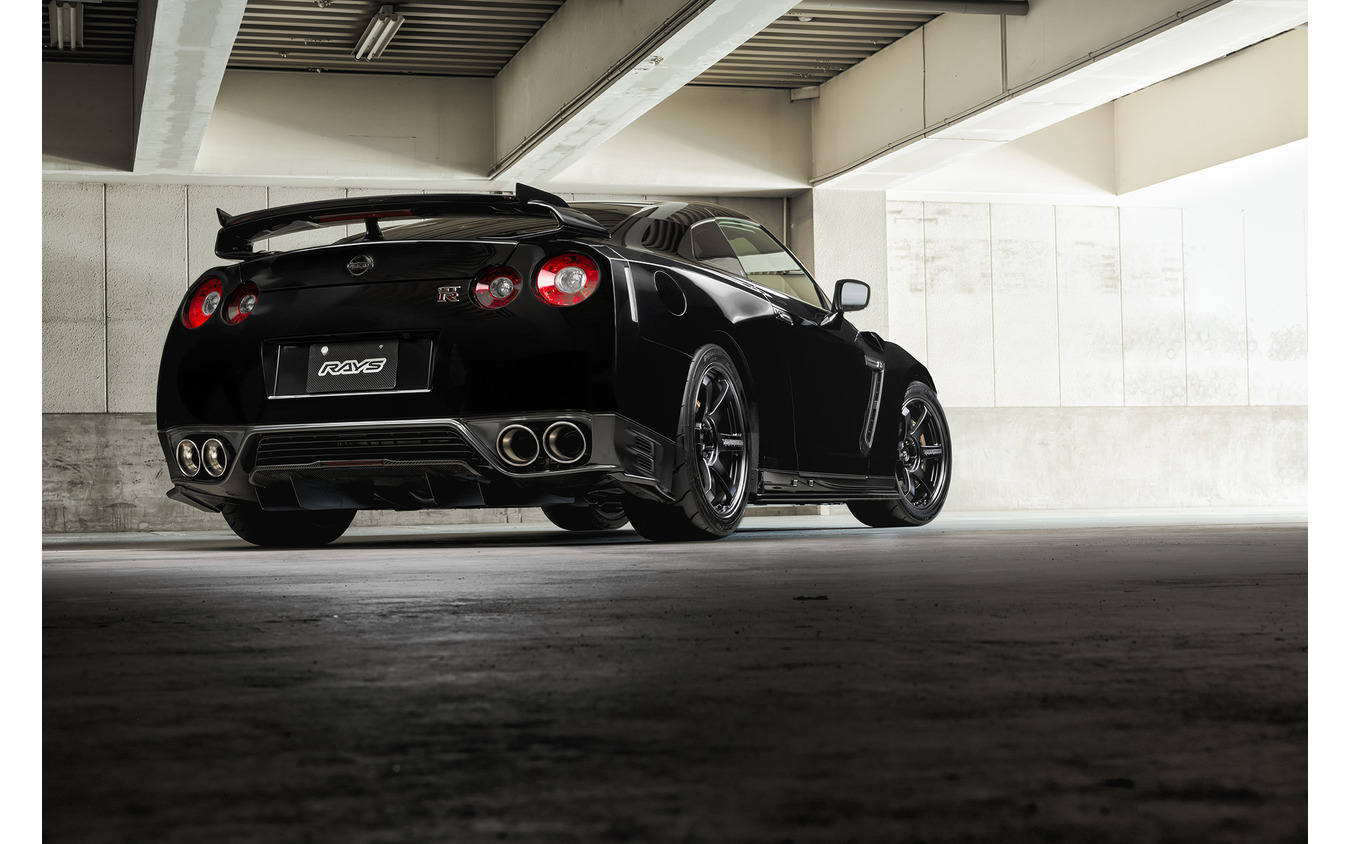 VOLK RACING『TE37 SAGA S-plus BLACK SHADOW』× 日産 GT-R(R35)
