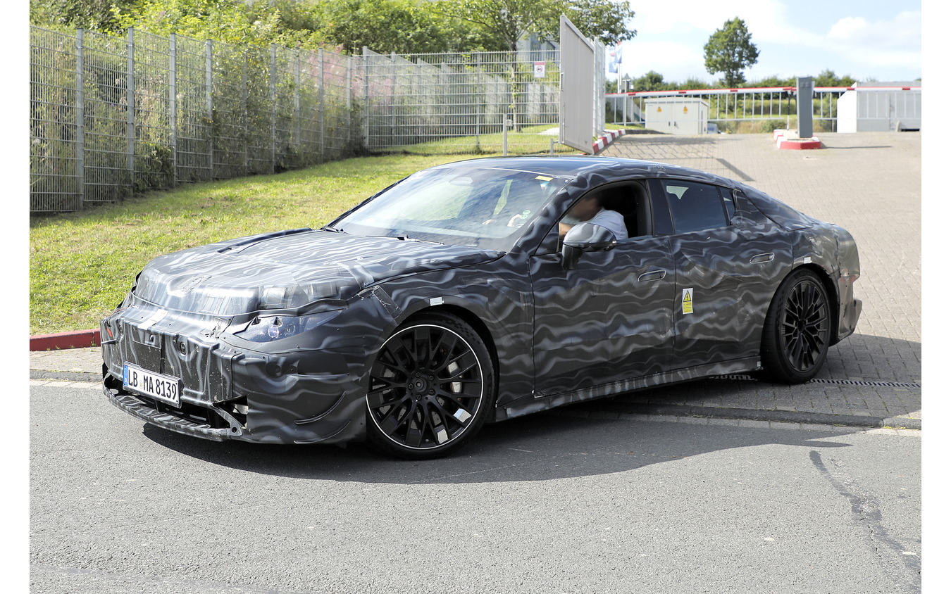 メルセデスAMG GT 4ドアクーペ後継モデルのプロトタイプ