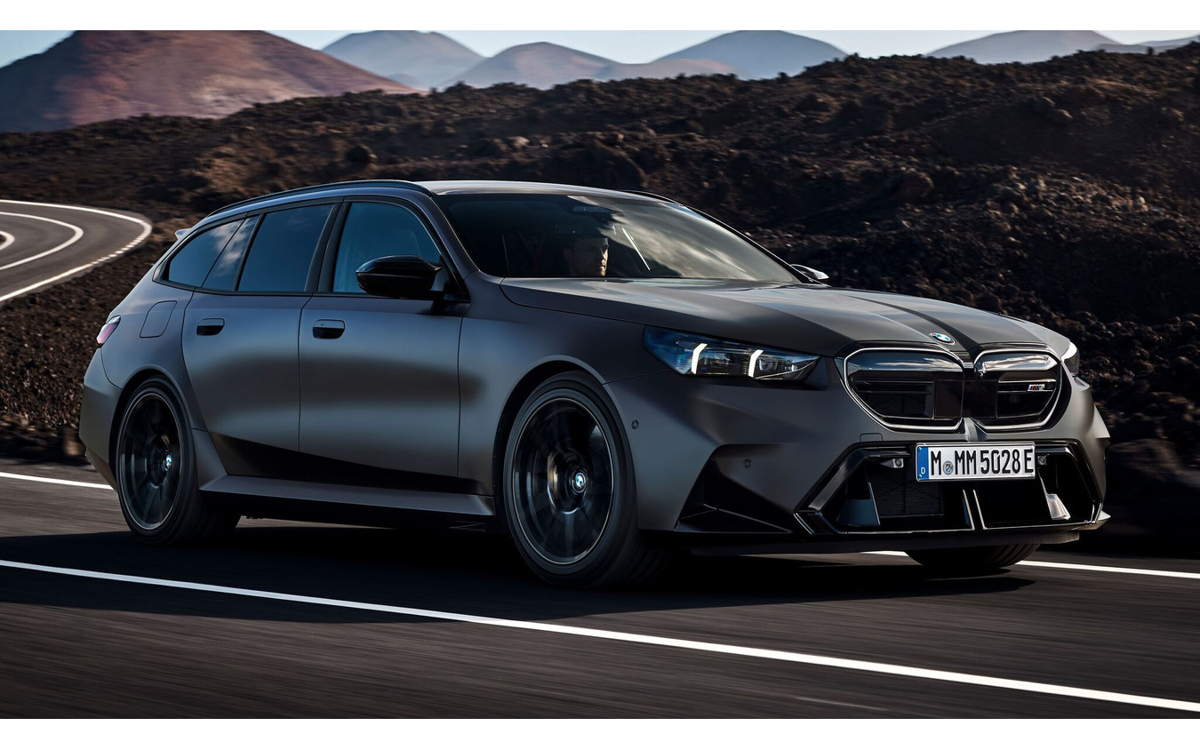 BMW M5ツーリング 新型