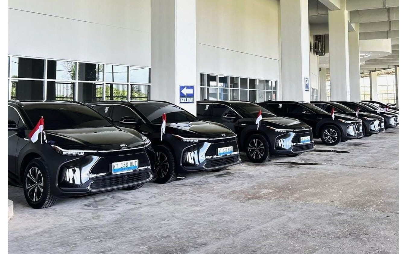 トヨタのEV『bZ4X』40台がインドネシア独立記念式典の公式車両に