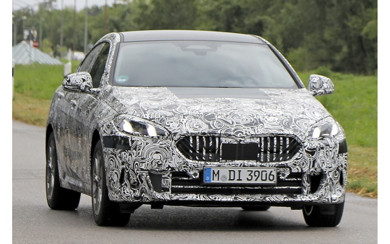 BMW 2シリーズ・グランクーペ 新型のプロトタイプ