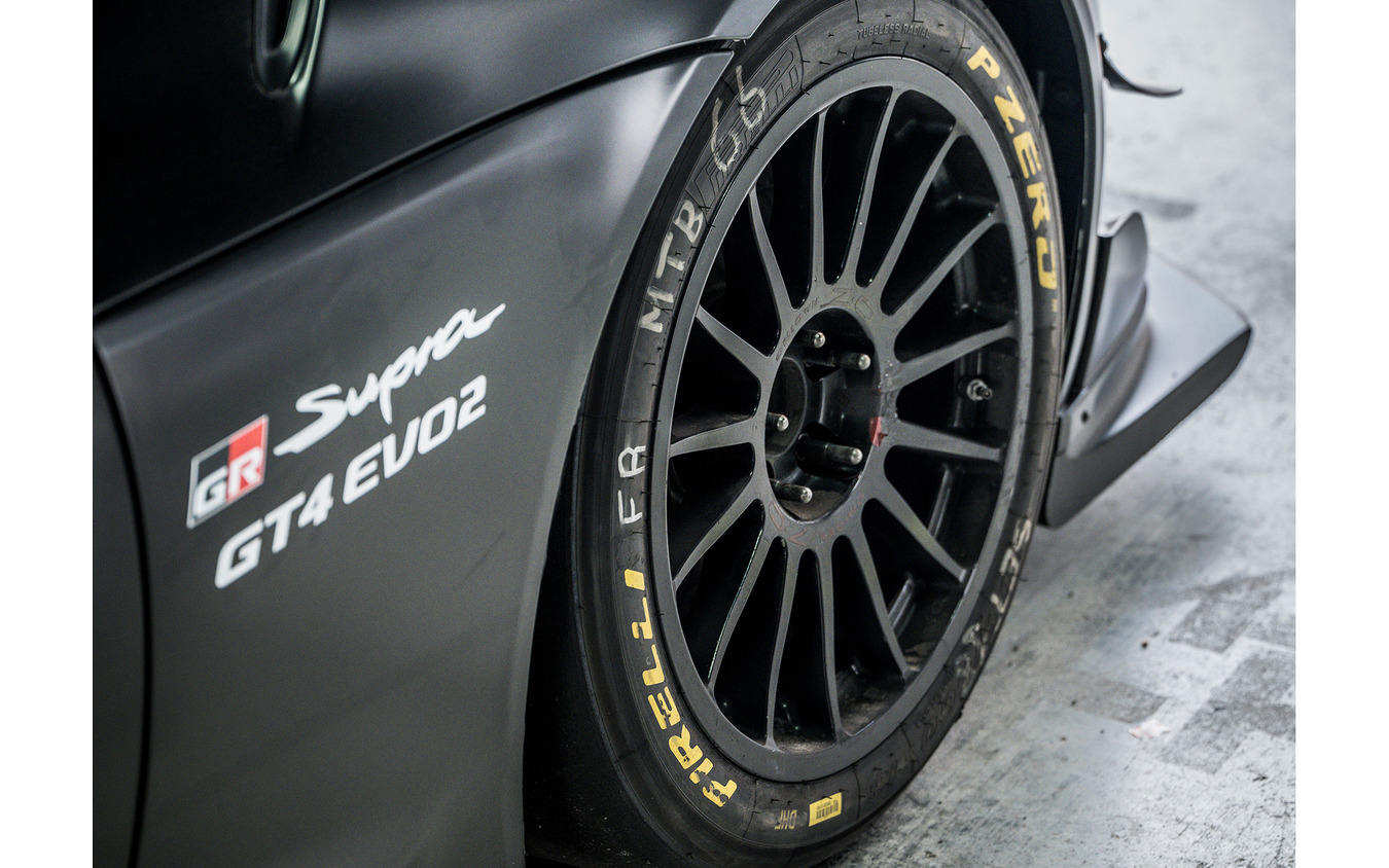 トヨタ GRスープラ GT4 EVO2 プロトタイプ(ブラックカラー施工車)