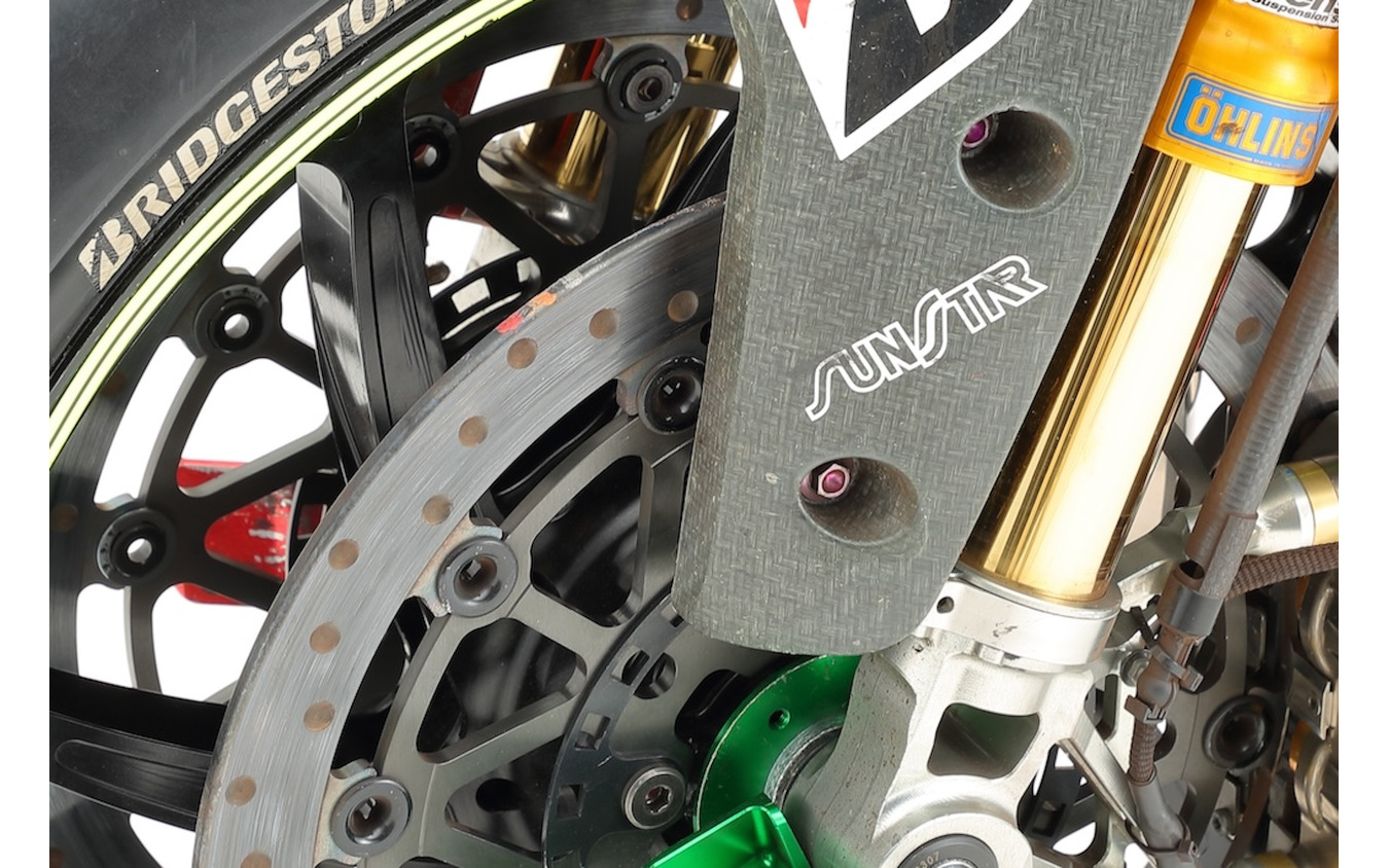 チームスズキCNチャレンジの鈴鹿8耐参戦マシンに装着されたサンスターの環境対応ブレーキ