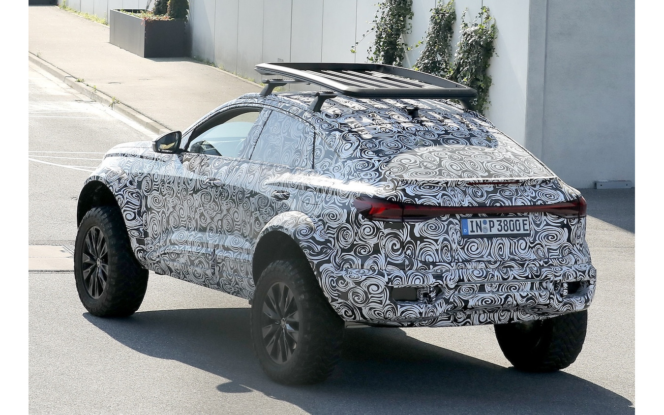 アウディ・スポーツバック4X4ダカール 量産型プロトタイプ