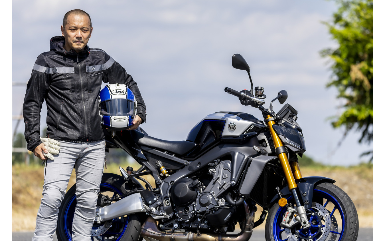 小川勤氏とヤマハ MT-09 SP