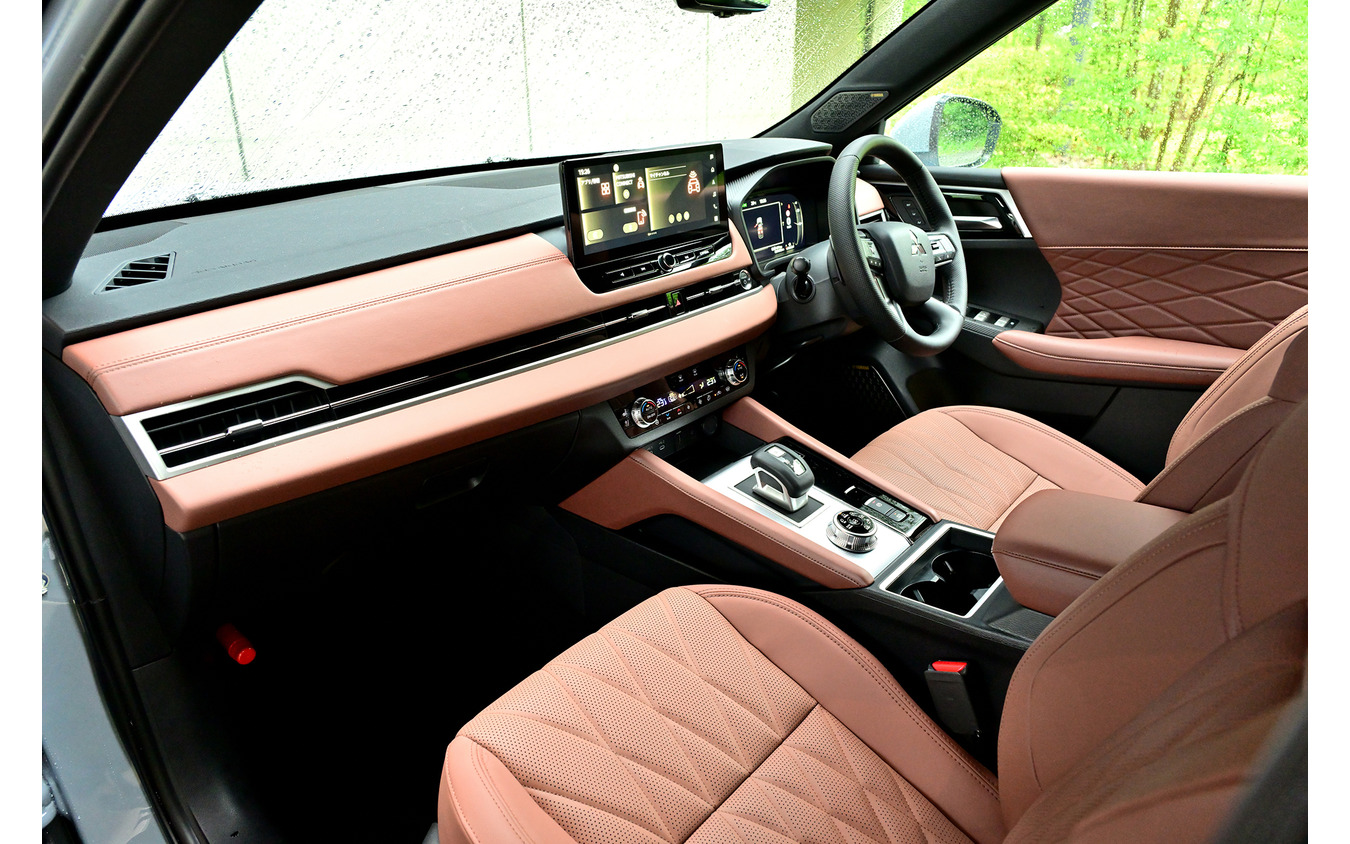 三菱アウトランダーPHEV