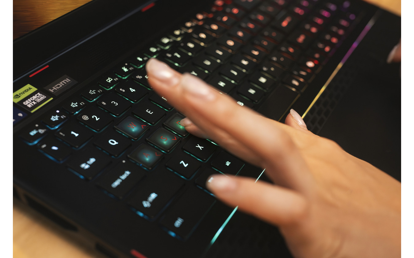 FPSなどでしばしば使用されるW/A/S/Dのキートップは特別なクリア仕様に