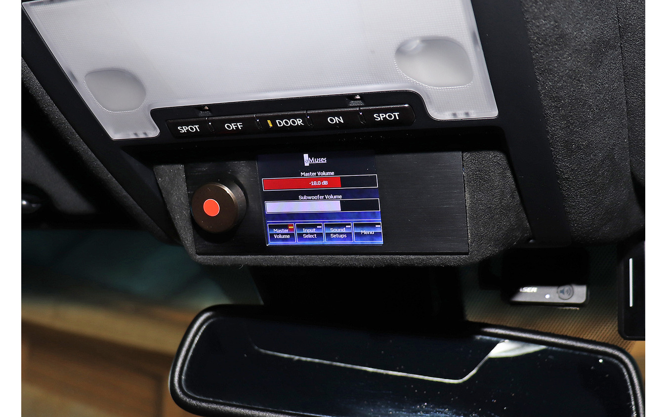 「パワーアンプ内蔵DSP」が導入されたオーディオカーの一例(製作ショップ:アミューズ<広島県>)。