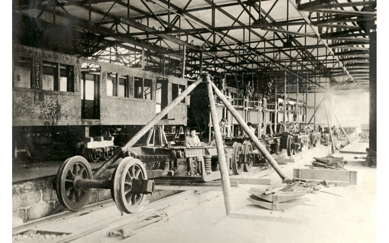西武鉄道所沢車両工場:国鉄モハ30形再生作業(1947年)