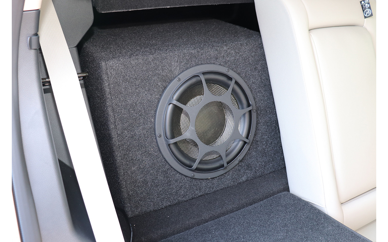 「パワーアンプ内蔵DSP」が搭載されたオーディオカーの一例(製作ショップ:オートステーションK2<大阪府>)。