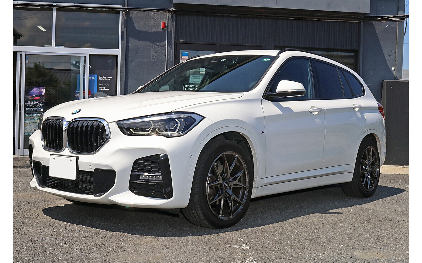 音響的に有利だと判断して手に入れたのがBMW X1。最初からオーディオカーにすることを想定して手に入れたクルマだ。