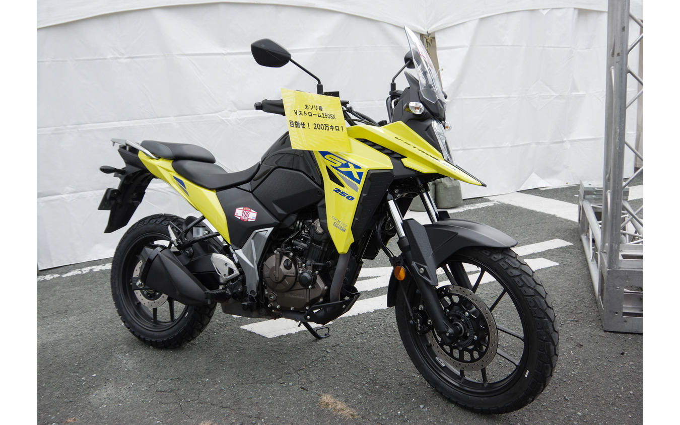 賀曽利隆氏のVストローム250SX「カソリ号」