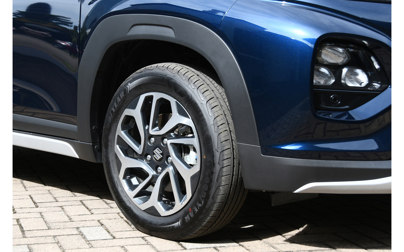 スズキ フロンクス(4WD)のタイヤ&ホイール