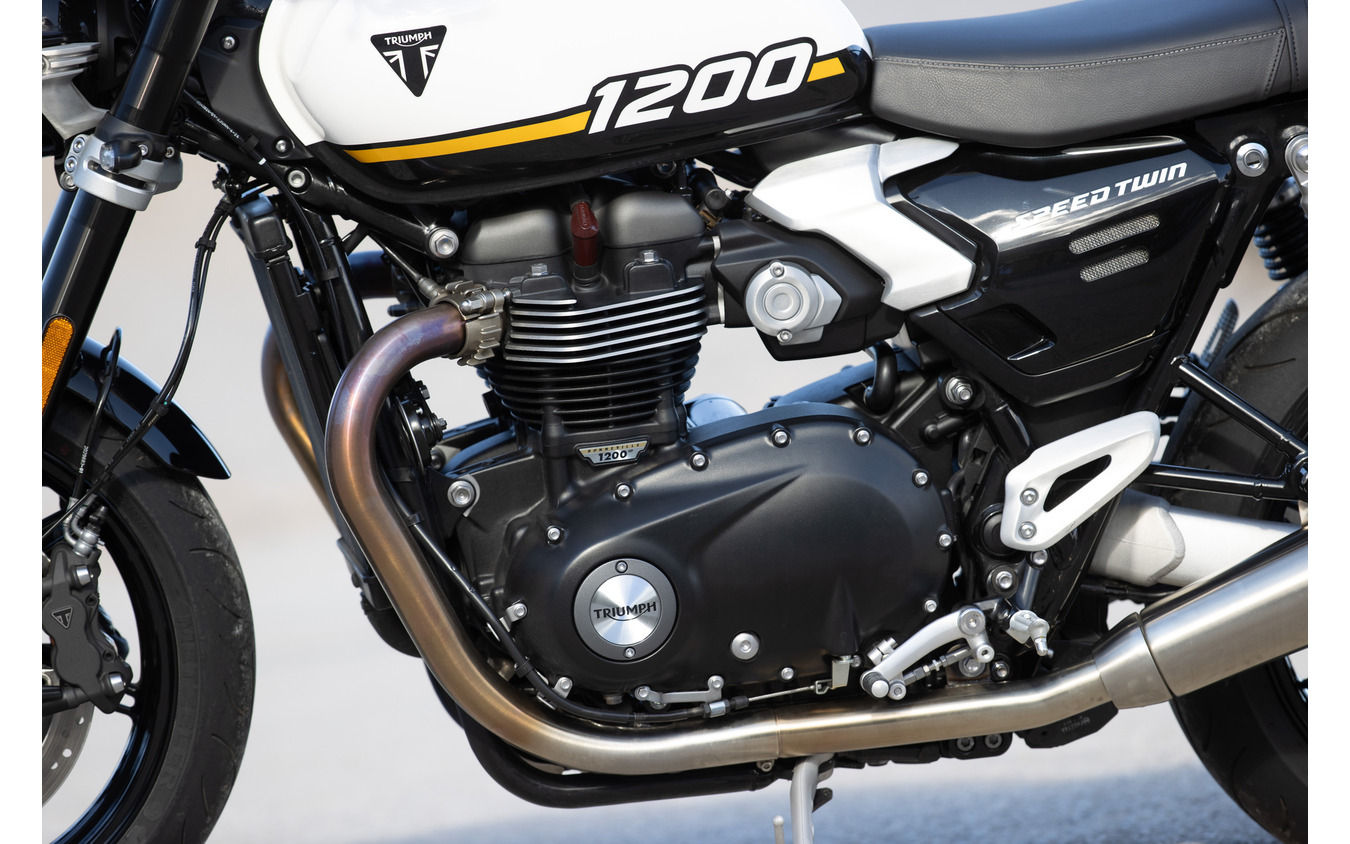 トライアンフ スピードツイン1200