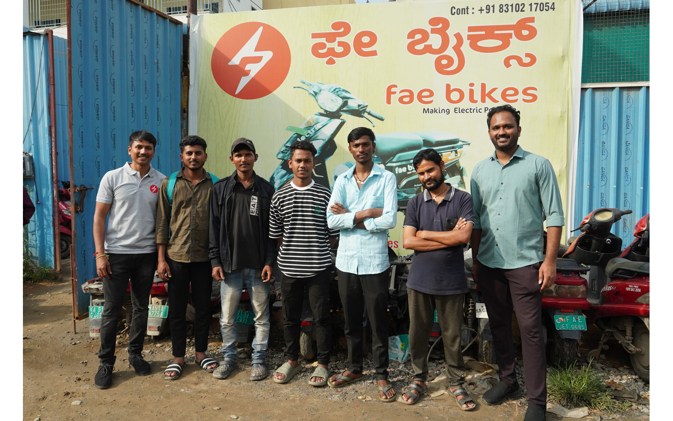 FAEBIKES(フェーバイク)のユーザー(中央の5名)