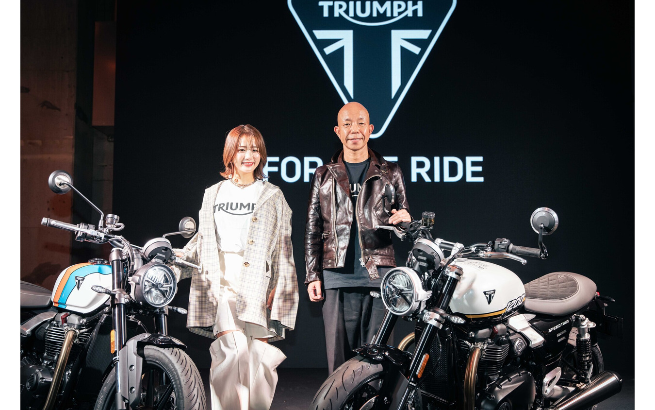 発表会には平嶋夏海さん(左)と小峠英二さん(右)も登場