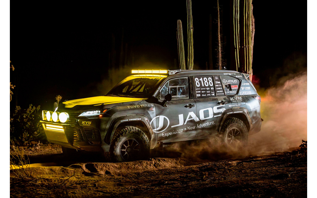 BAJA 1000クラス優勝 / 「TEAM JAOS」能戸知徳選手(Dr)