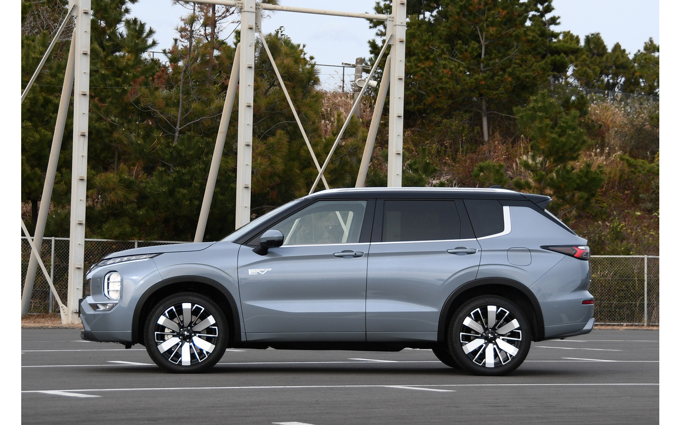 三菱 アウトランダーPHEV
