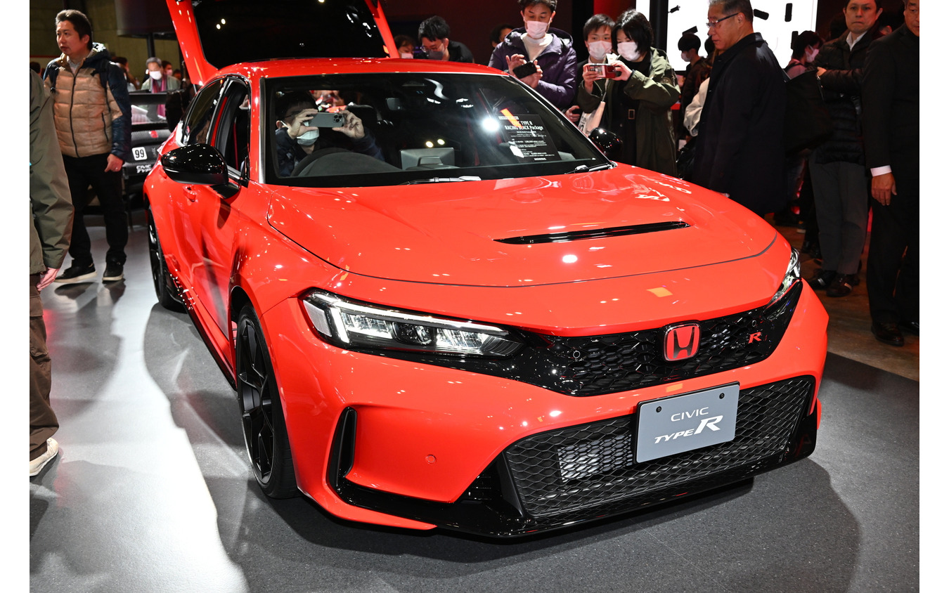 ホンダ シビックタイプR レーシングブラックパッケージ(東京オートサロン2025)