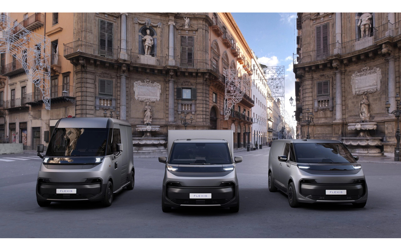 フレキシスの次世代都市物流EV。左からStep-in Van、Cargo Van、Panel Van。
