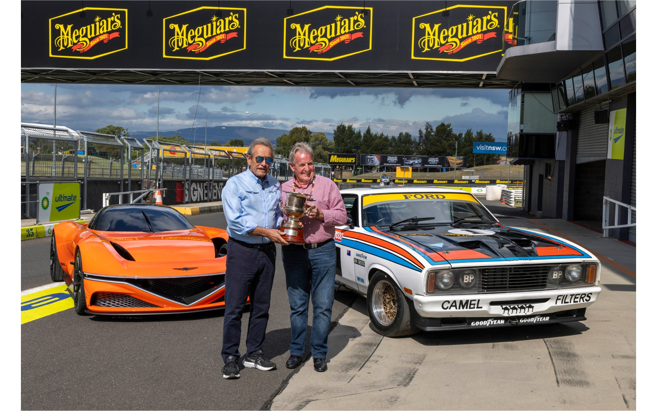 ジャッキー・イクスが1977年のバサースト1000で操ったフォード『ファルコンXC V8』と再会