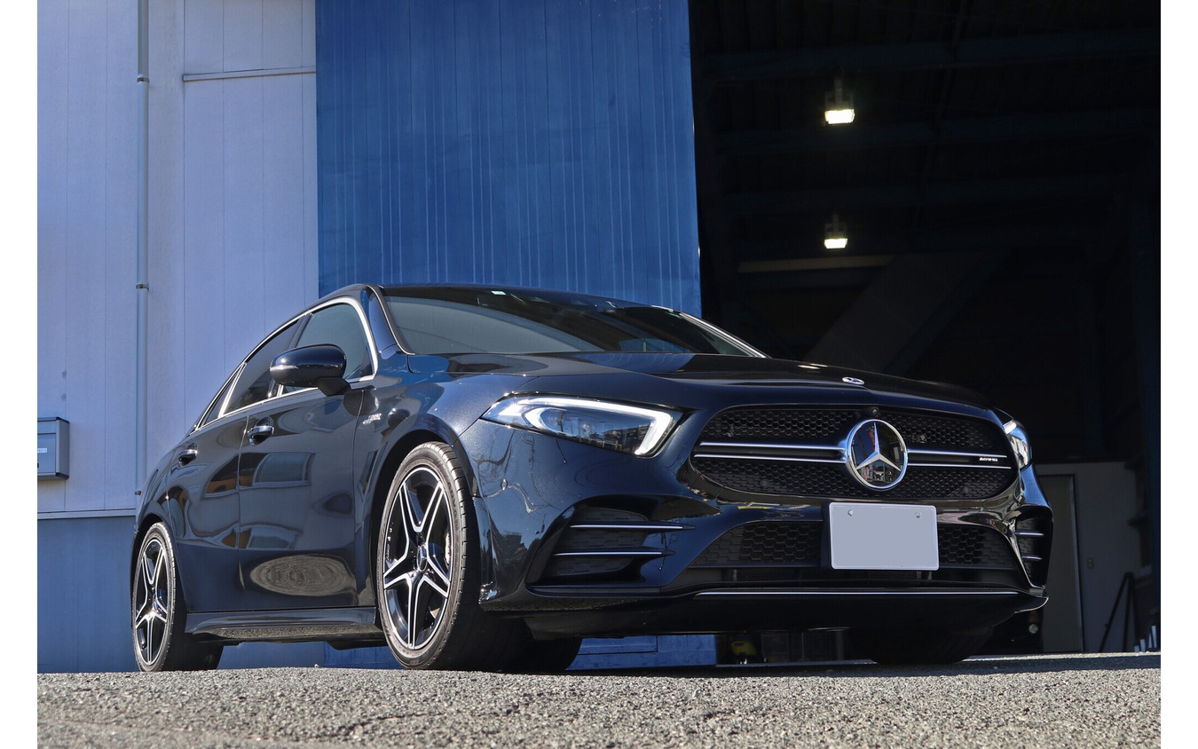 メルセデスAMG A35は普段使いしやすいヘビーにならない仕様で、なおかつコンテストでも勝てるサウンドを目指して作られた。