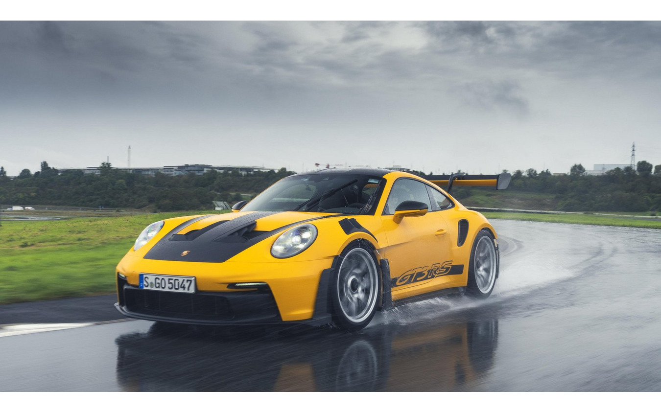 ポルシェとミシュランが『911 GT3 RS』用に低温・ウェット路面向け新タイヤ共同開発