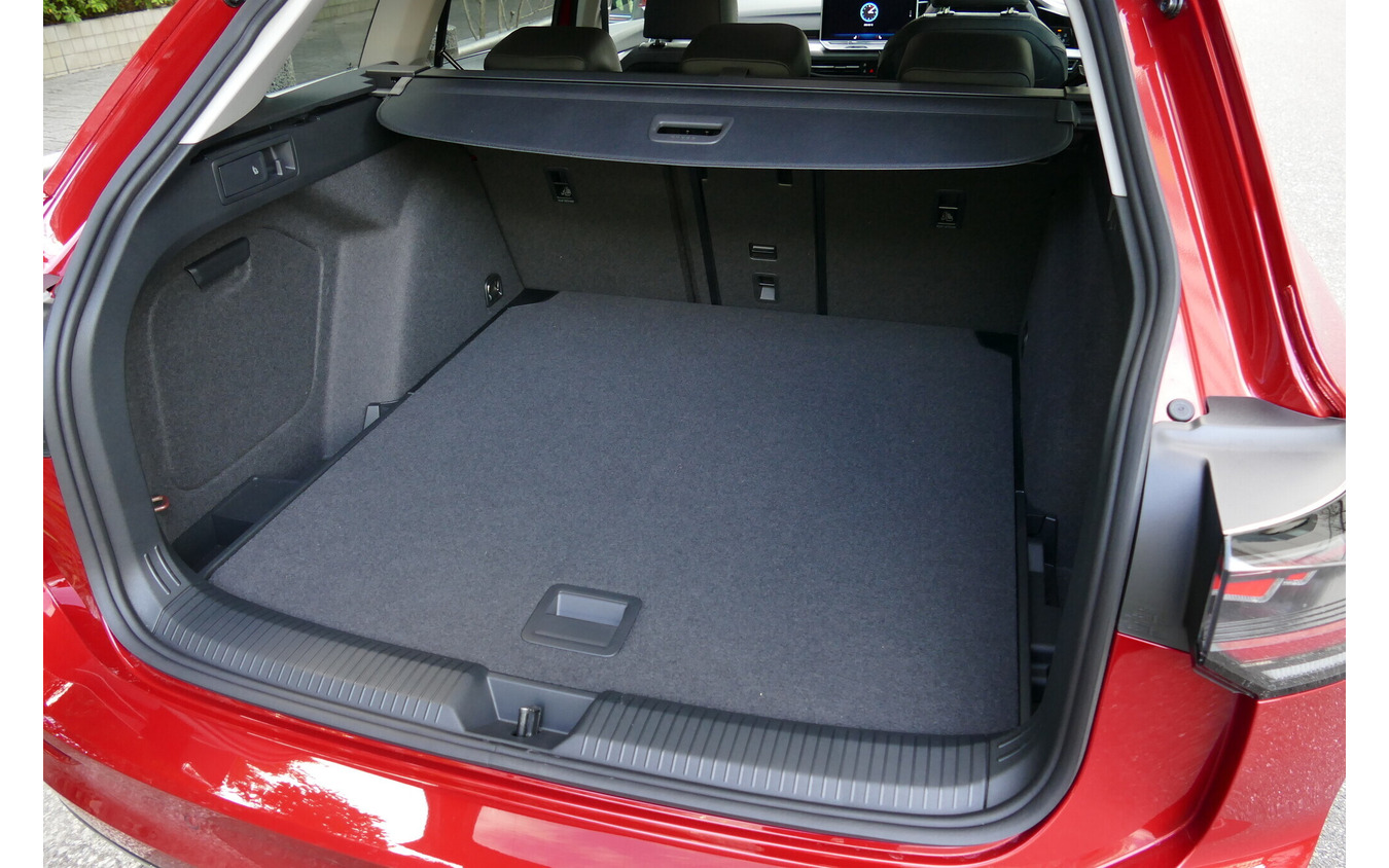 VW ゴルフ・ヴァリアント eTSI Style