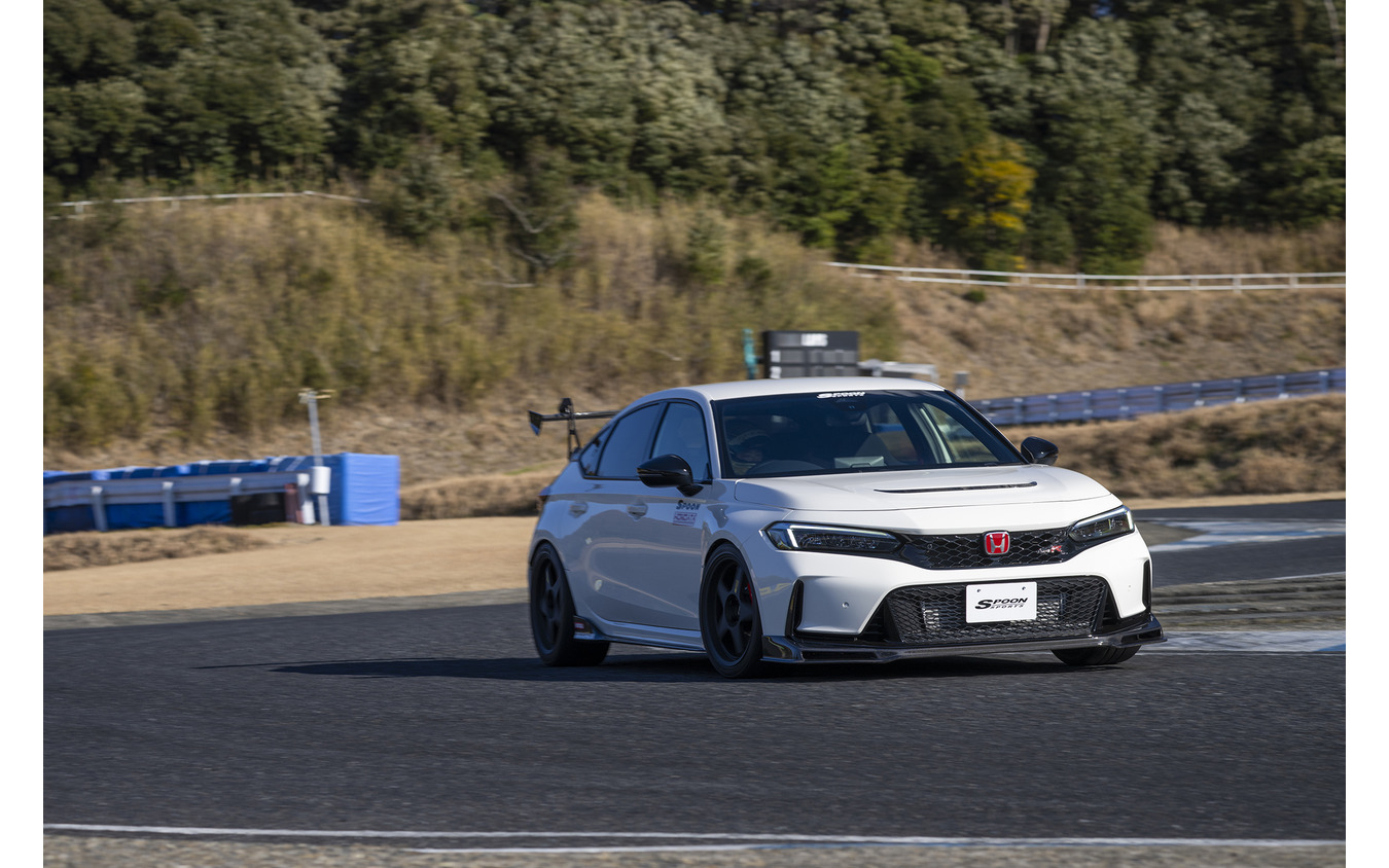 SPOON × HONDA CIVIC Type R