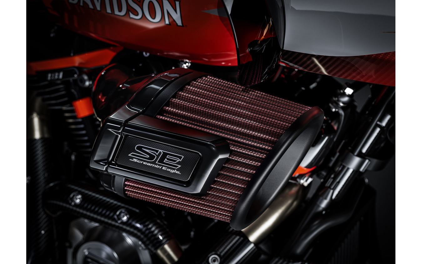 ハーレーダビッドソン『CVO Road Glide RR』