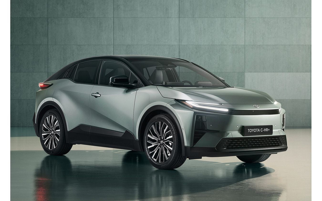 トヨタ C-HR+