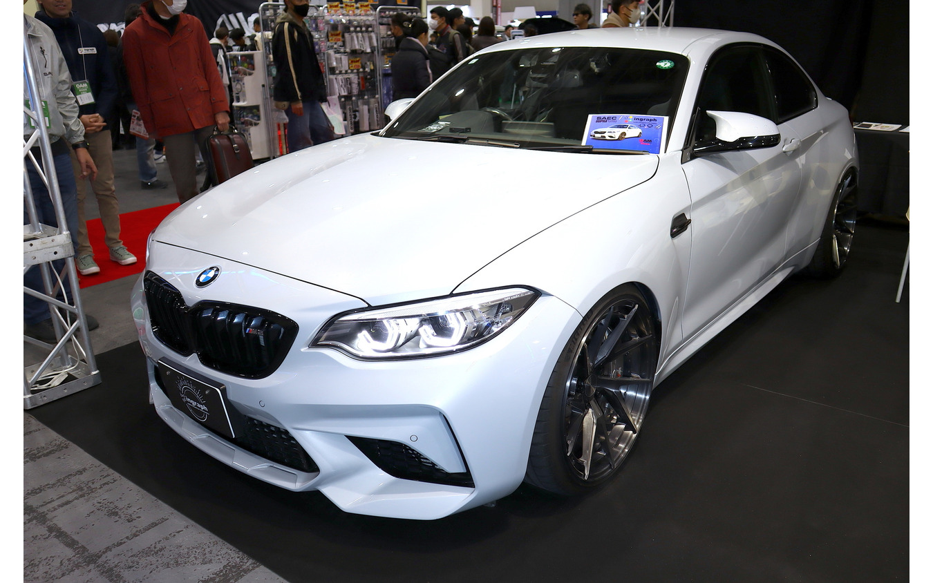 BMW M2 by イングラフ+サエクコマーズ