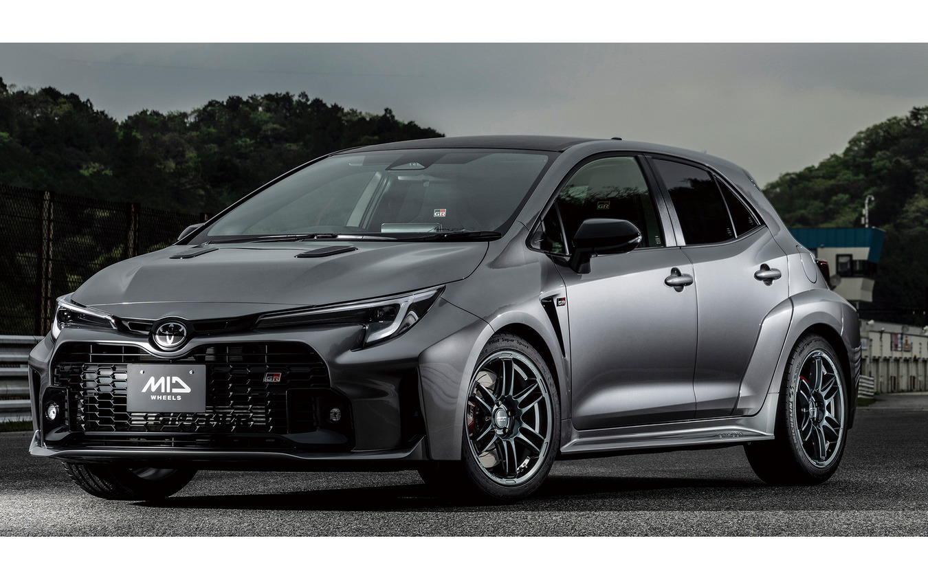MID RACING R26 × TOYOTA GRカローラ