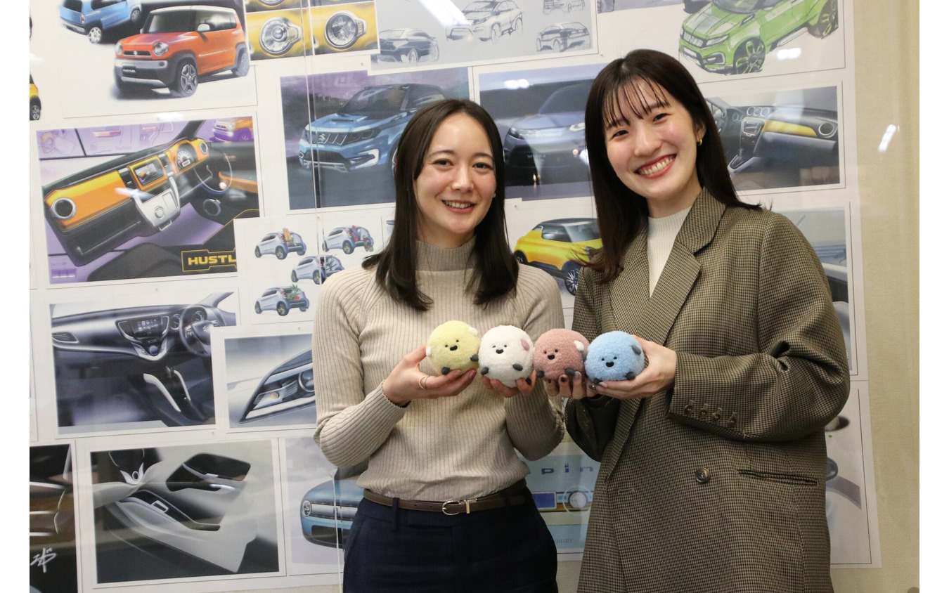 スズキ ワゴンRスマイルのスタイリングを担当した長谷川尚実さん(左)とCMFを担当した山下百香さん(右)