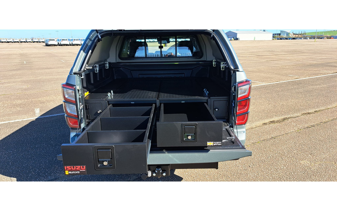 いすゞ D-MAX ハンツマン