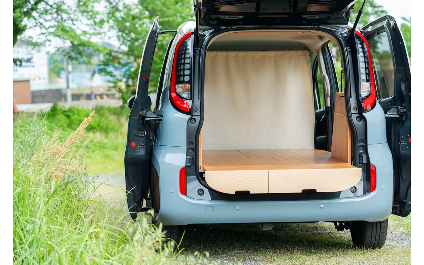 YURTの『シエンタ』用車中泊キット「VANLIFE ROOMKIT」