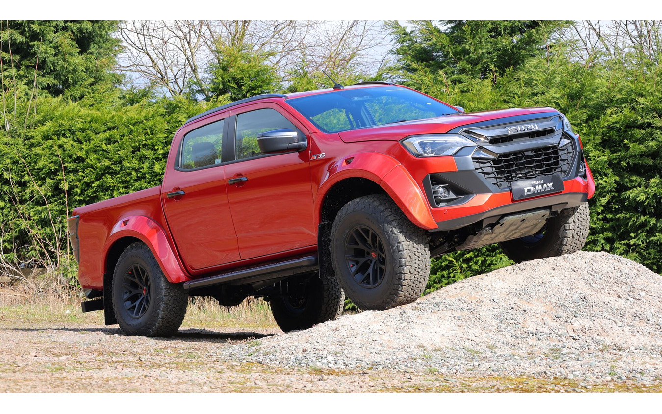 いすゞ『D-Max Arctic Trucks AT35』