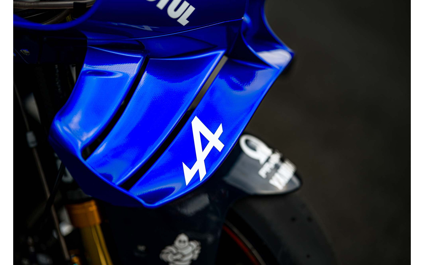 プリマ・プラマック・ヤマハMotoGPが主要パートナーのアルピーヌの誕生70周年記念カラーリング発表