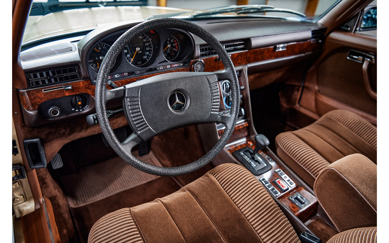 メルセデスベンツ「450 SEL 6.9」