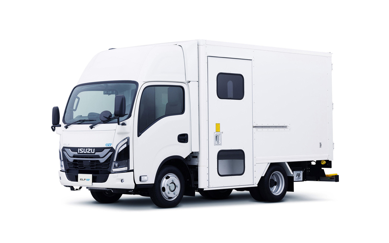 いすゞ エルフEV ウォークスルーバン