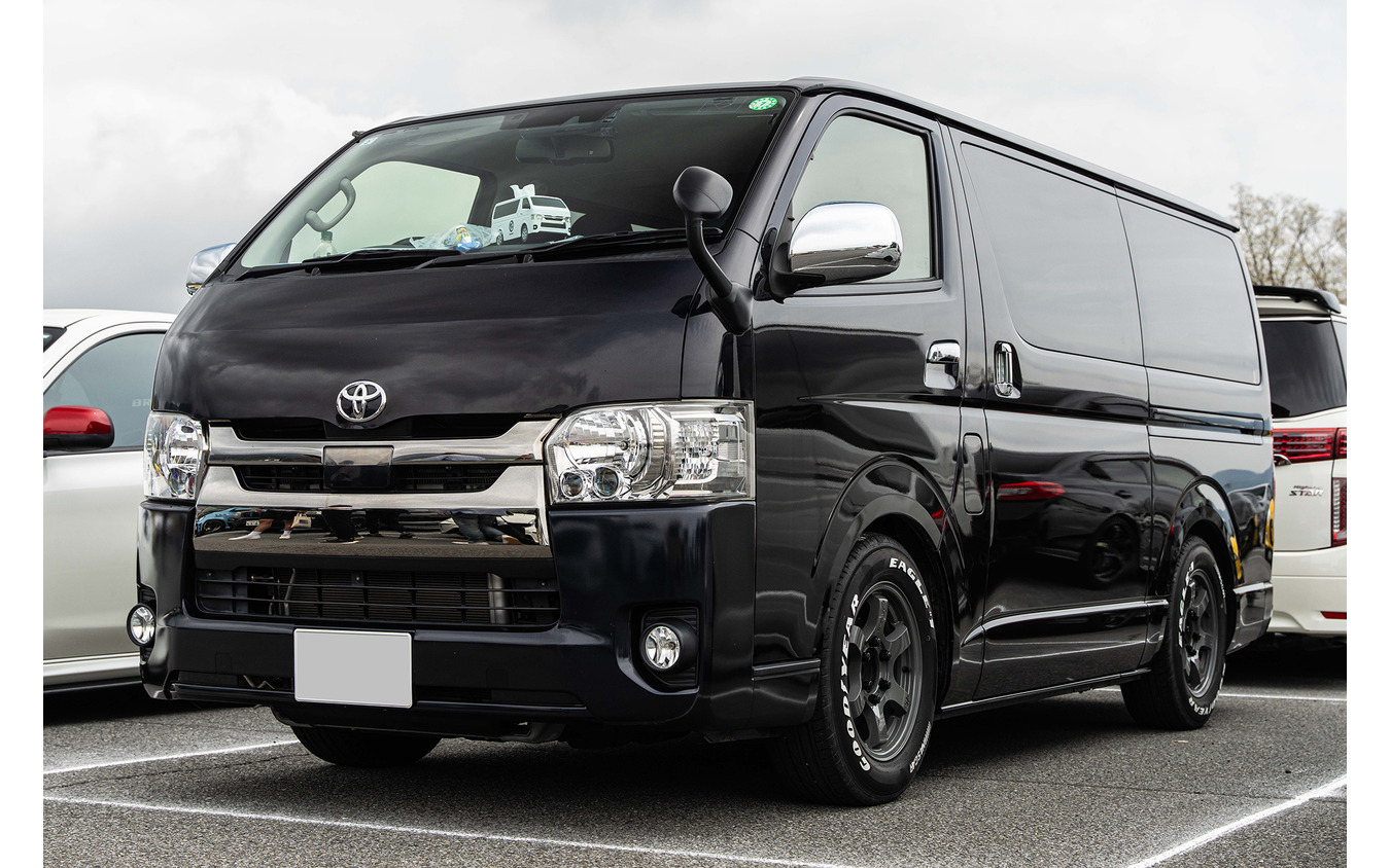 TOYOTA ハイエース × グラムライツ 57DR-X…レイズファンミーティング2025