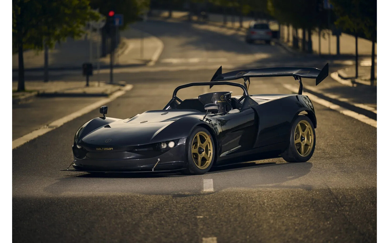 Baltasarのサーキット専用の新型EVスーパーカー『REVOLT Rコンセプト』