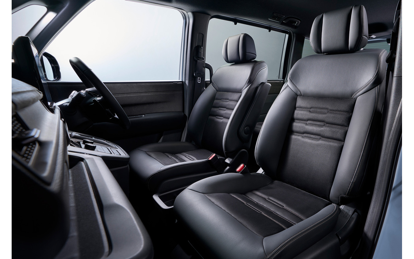 ホンダ ステップワゴン e:HEV SPADA PREMIUM LINE BLACK EDITION