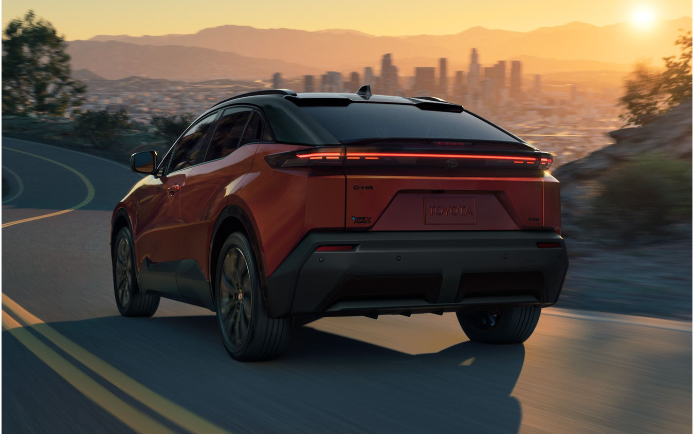 トヨタ C-HR BEV